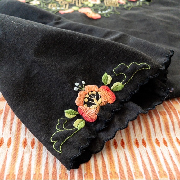 🌼 Vintage Hand Embroidered Chinese Blouse by Daffodil 🌼 - Picture 6 of 9